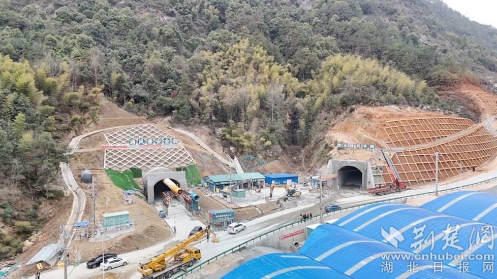 黄梅全力推动重大项目建设提速增效